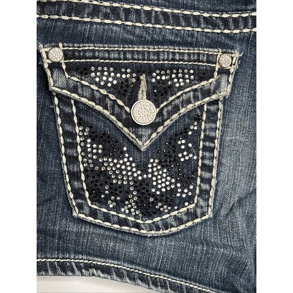 Maurices Premium Denim Shorts Womens 7/8 Bling Flap Pockets Dark Wash Stitching - Picture 7 of 10